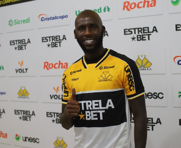 Atacante Allano é apresentado oficialmente 