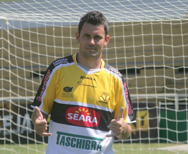 Atacante reforça elenco do Tigre