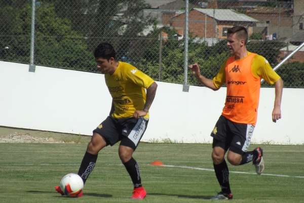 Atletas participam de treino técnico 