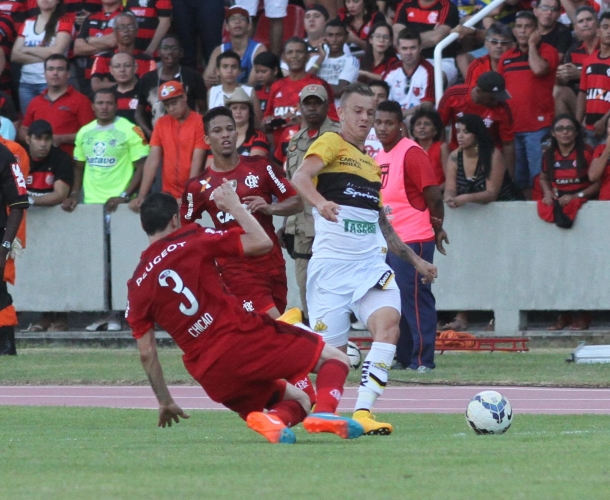 Criciúma empata com o Flamengo no Castelão