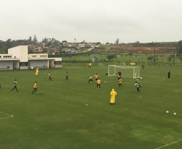 Criciúma enfrenta o Oeste