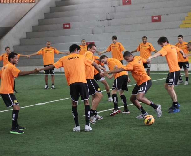 Criciúma trabalha no ginásio