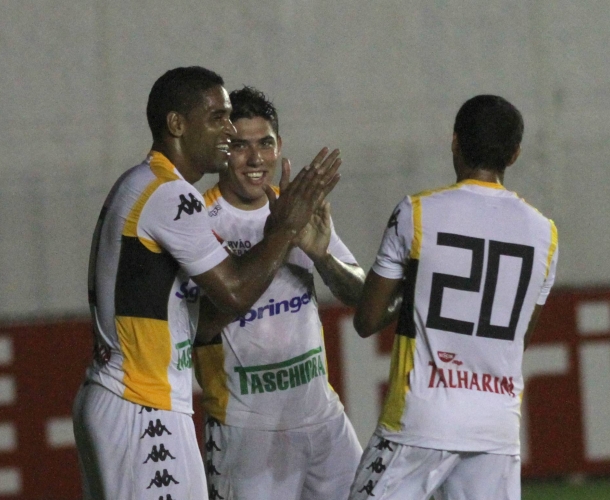 Dupla do Tigre na seleção da nona rodada