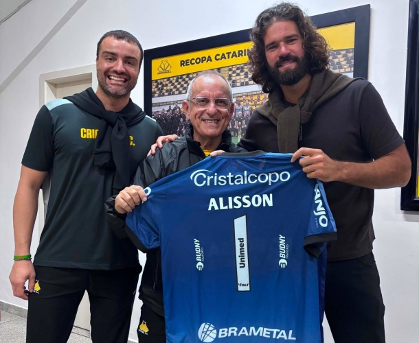 Goleiro da Seleção Brasileira visita o Heriberto Hülse