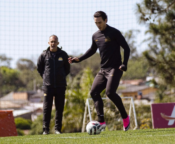 Grupo faz treinamento técnico e tático