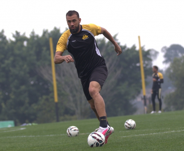 Manhã de intenso treinamento no CT do Tigre
