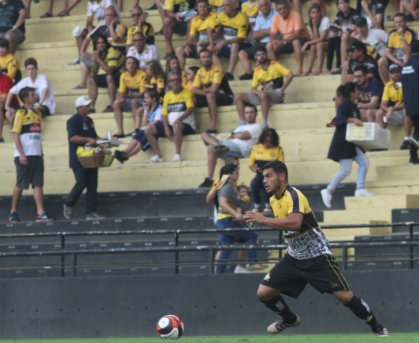 Promoção de ingressos para a estreia do Tigre