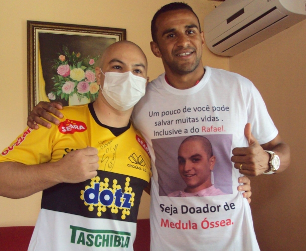Serginho visita torcedor com leucemia