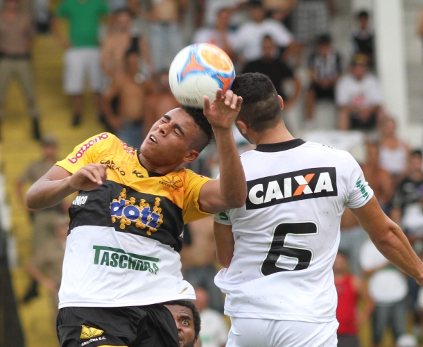 Tigre perde e está fora do Catarinense