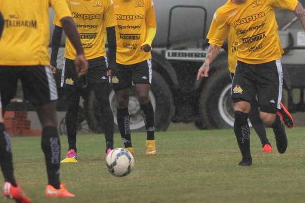 Tigre realiza jogo treino no CT