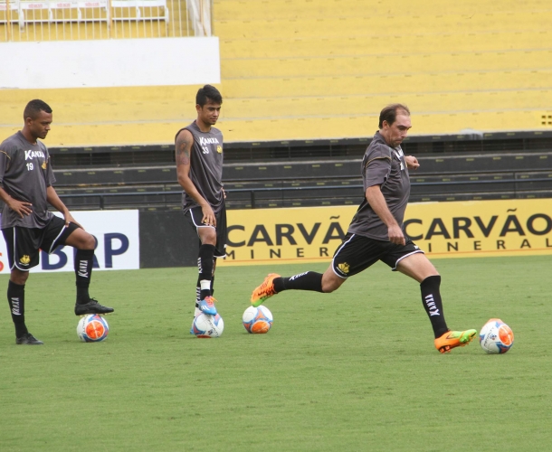 Tigre treina no Majestoso