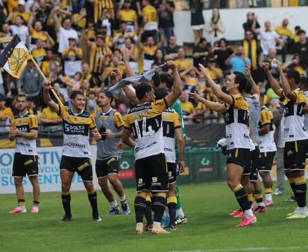 Tigre vence o Avaí no HH na estreia de Umberto Louzer