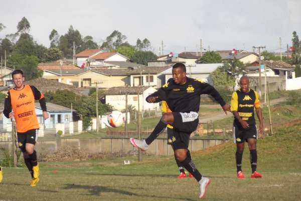 Treino de força e técnico na reapresentação