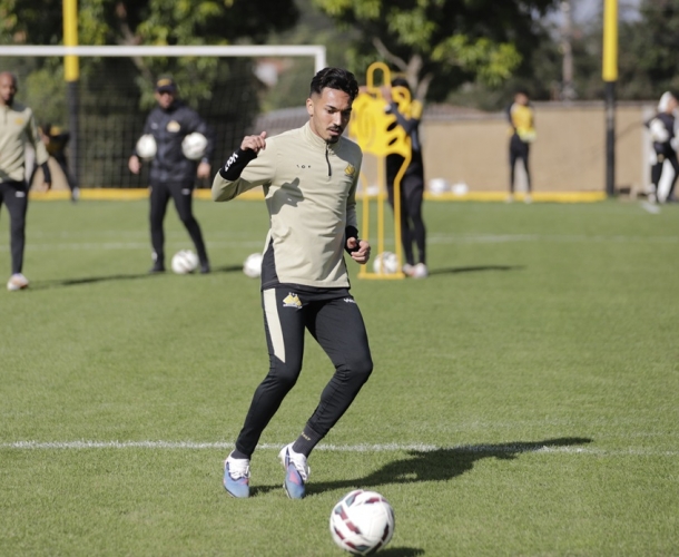 Treino tático para o confronto contra o Operário
