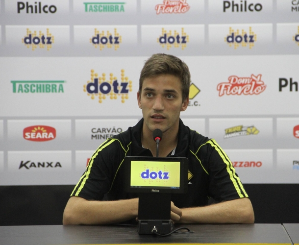 Vitor Michels elogia elenco do Criciúma