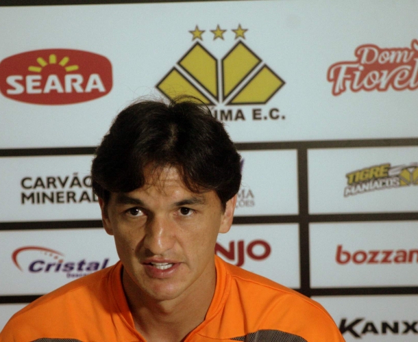 Zagueiro elogia montagem do time