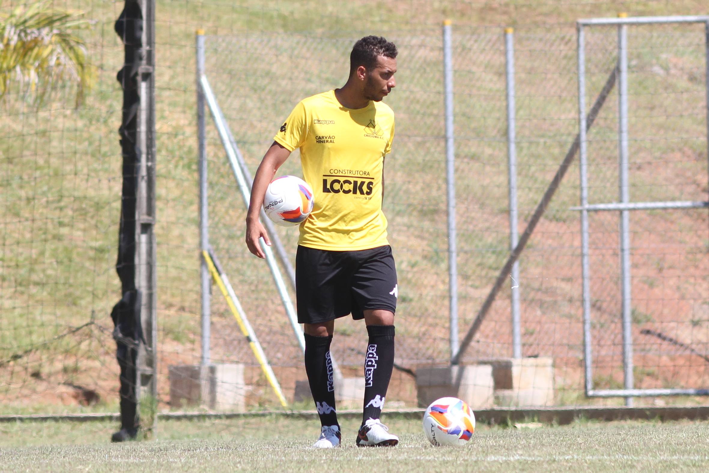 Treino físico e de bolas paradas