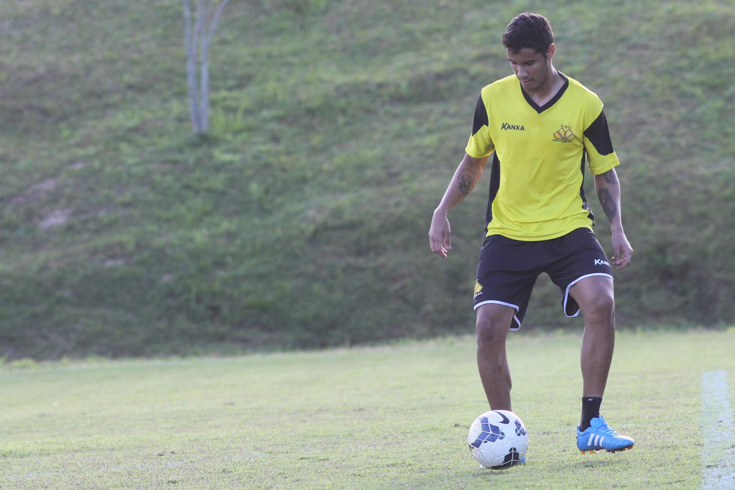 Treino técnico e de finalização no Tigre