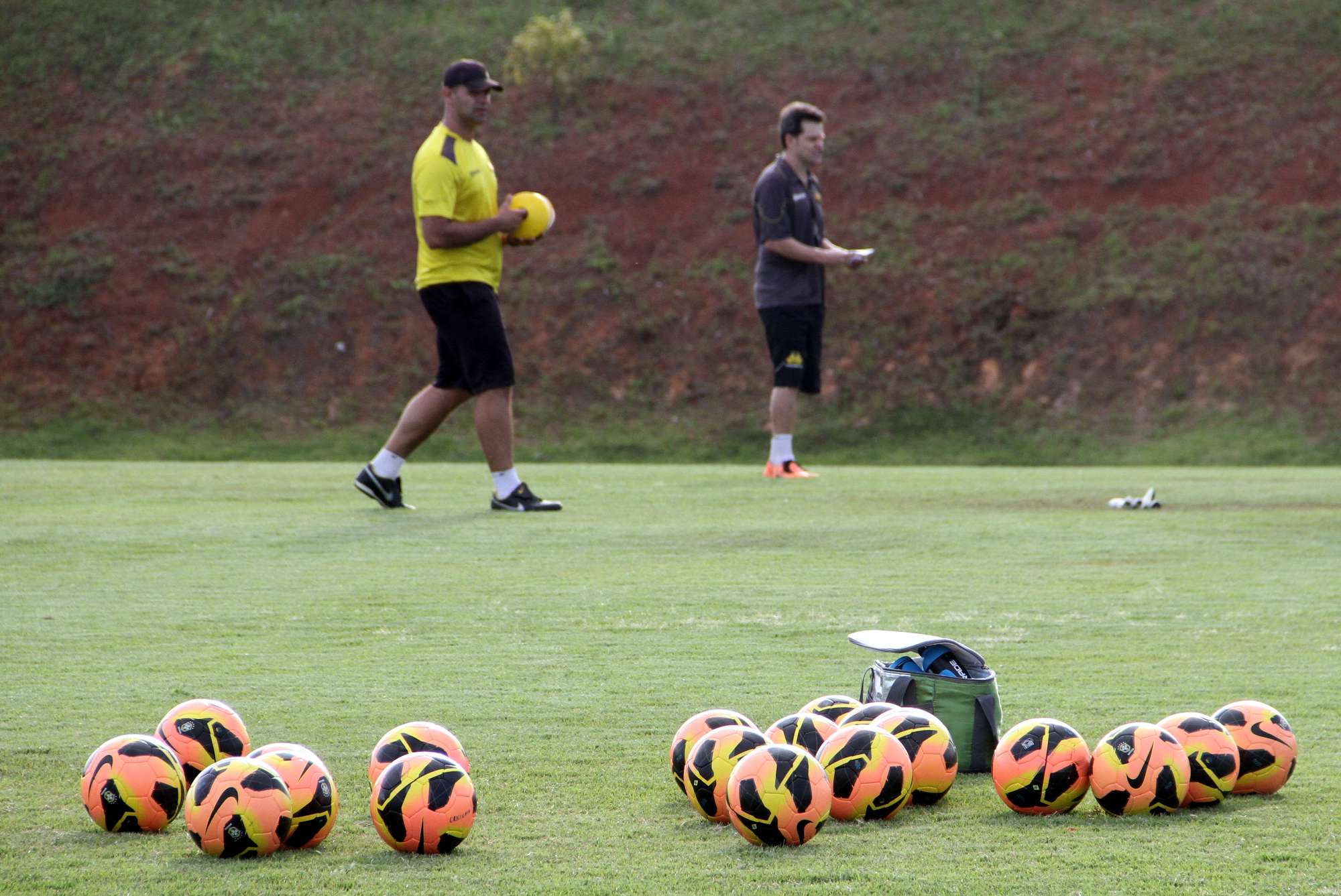Criciúma treina posse de bola