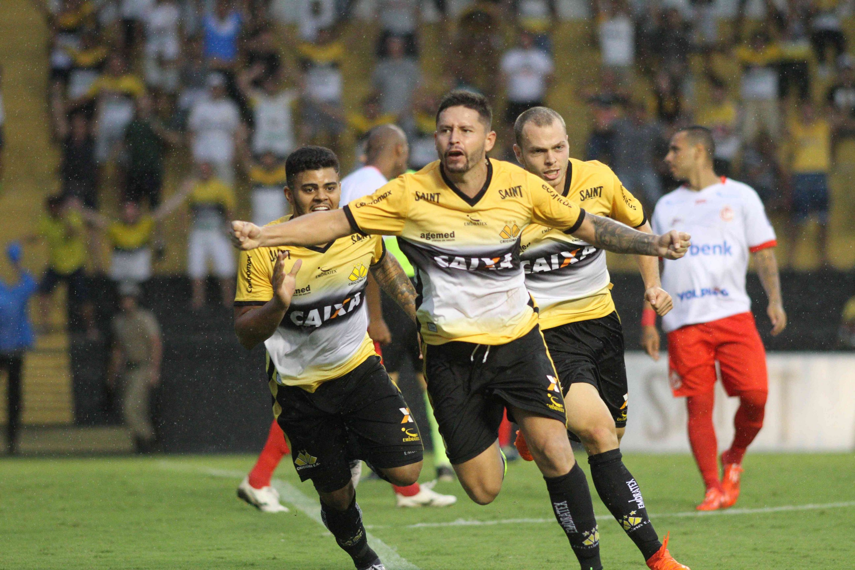 Fotos: Criciúma x Internacional de Lages - 25/03