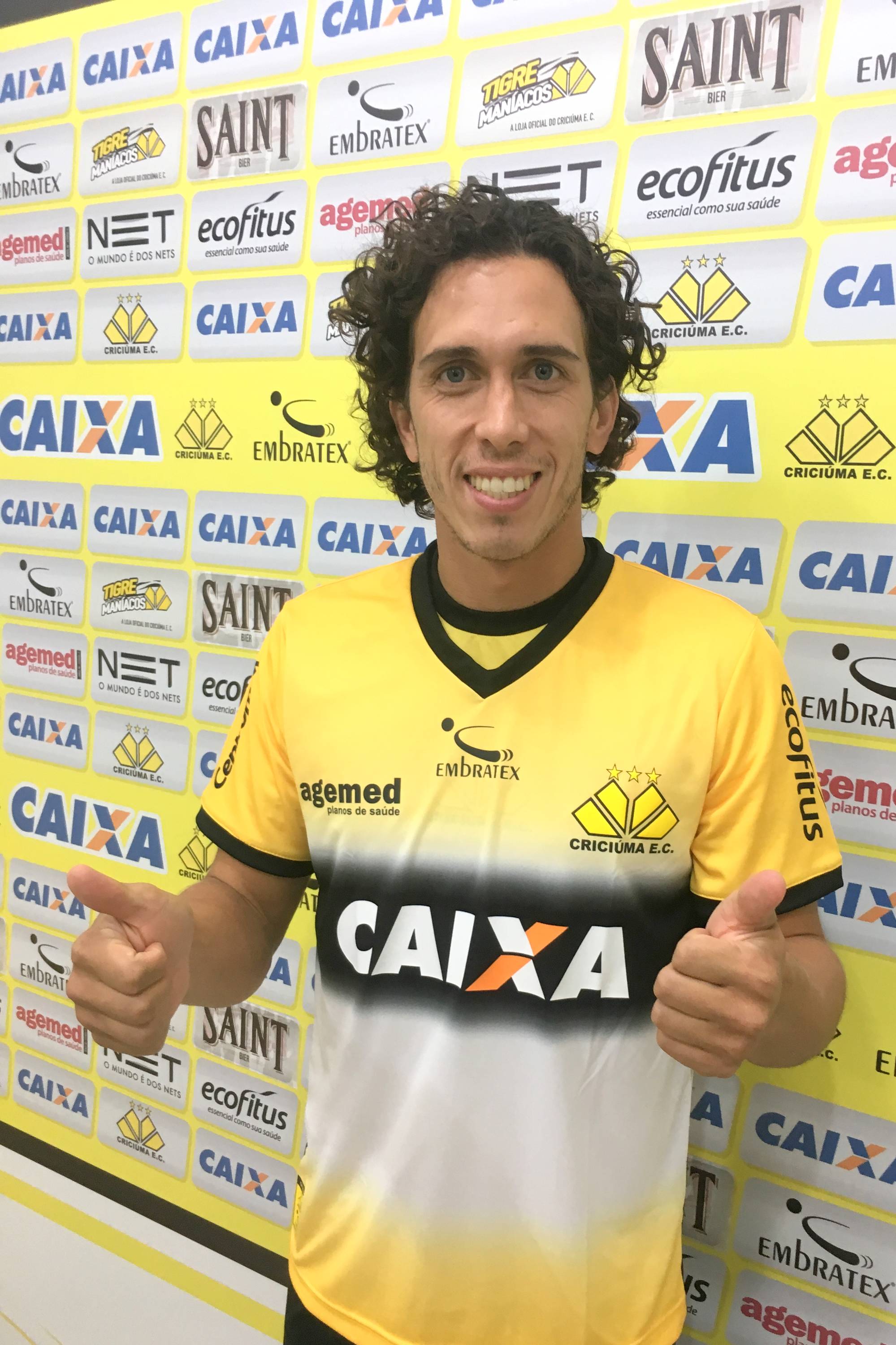 Apresentação do atacante Nicolas - 10/04