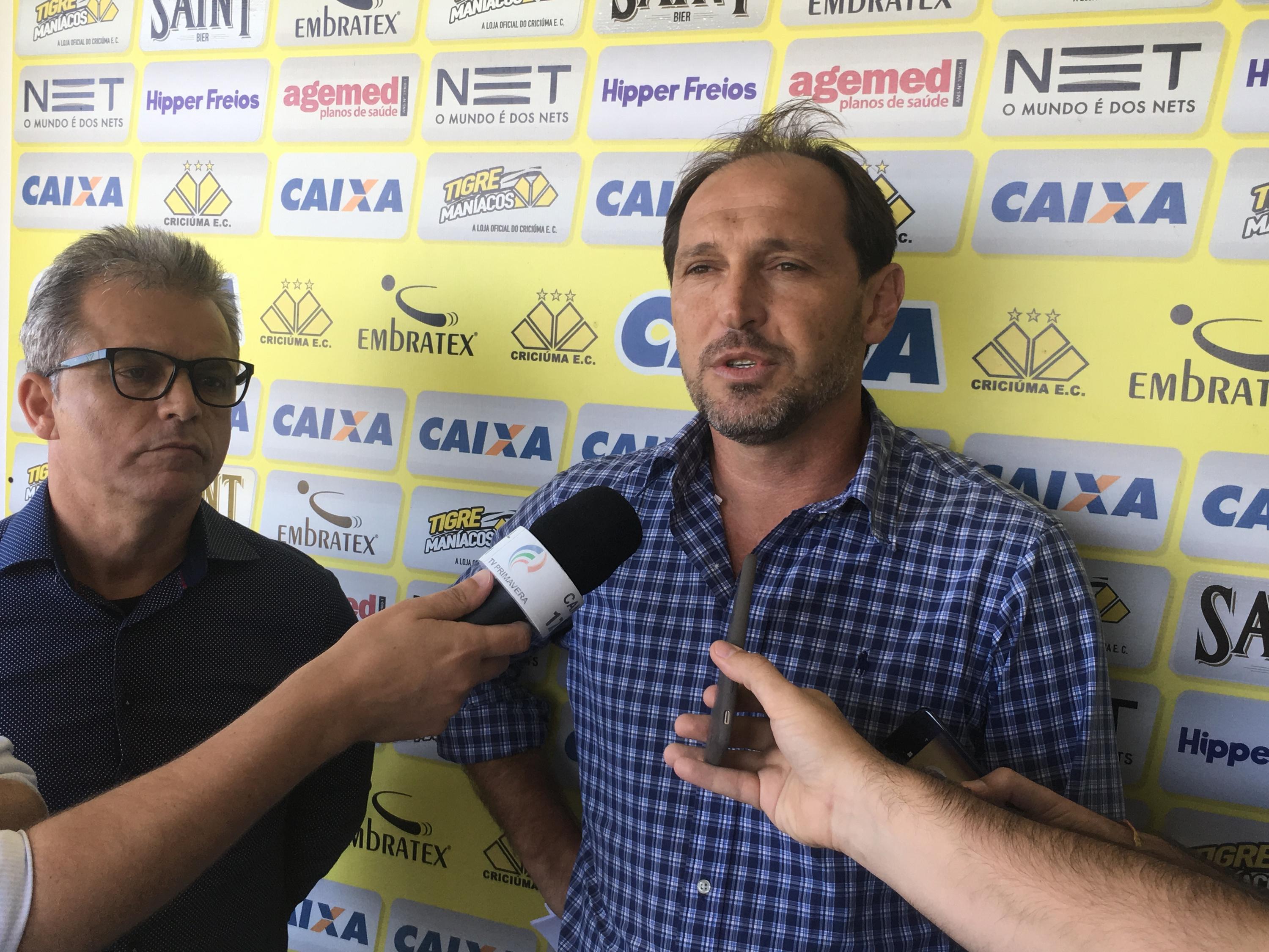 Entrevista coletiva Emerson Almeida - 16/04