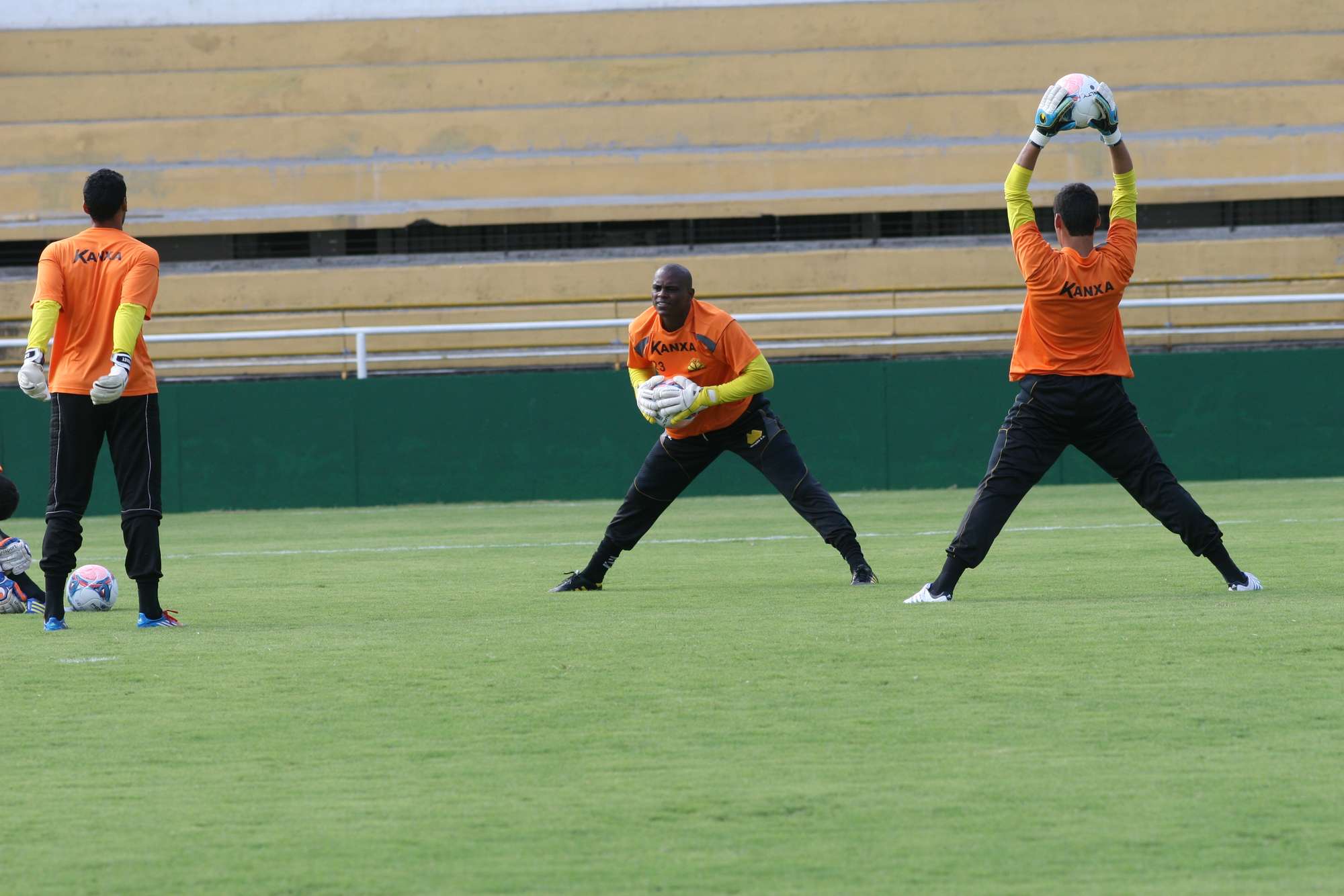Treino no estádio Heriberto Hülse